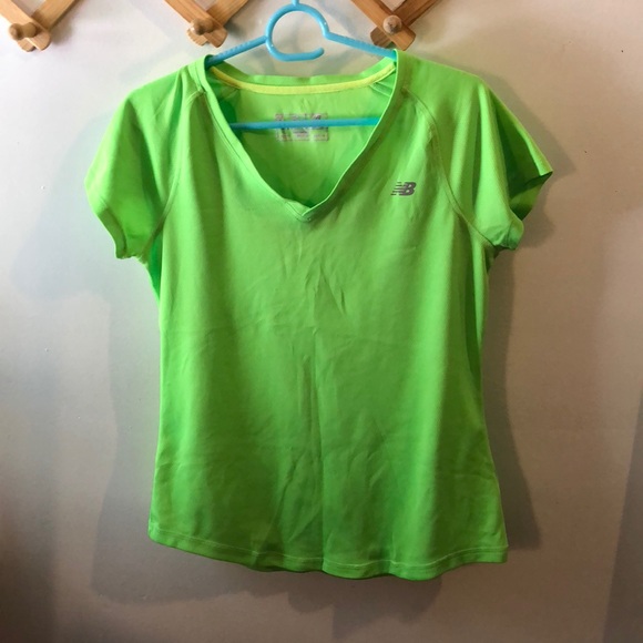 New balance lime green workout top size m - Picture 1 of 2